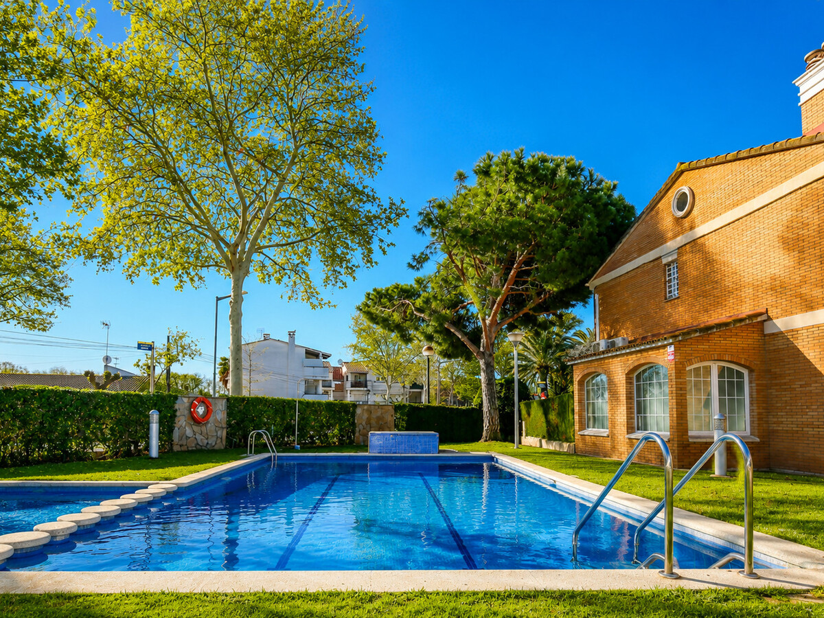 Maison Oxfor à Cambrils – 3 ch, piscine, près plage - Photo 2