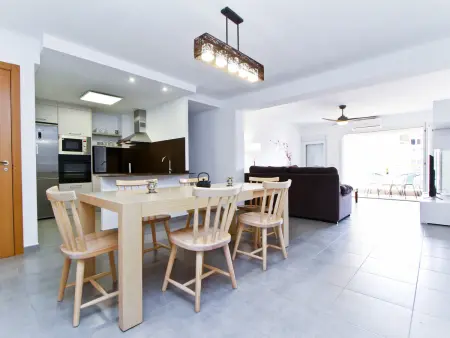 Location appartement à La Pineda, Grand appartement près de la plage - 10 pers.