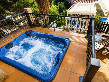 Maison 4 chambres avec piscine à 20m de la plage : photo 4