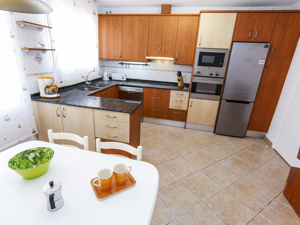 Appartement 8 pers., 3 ch. centre Salou près plage - Photo 12