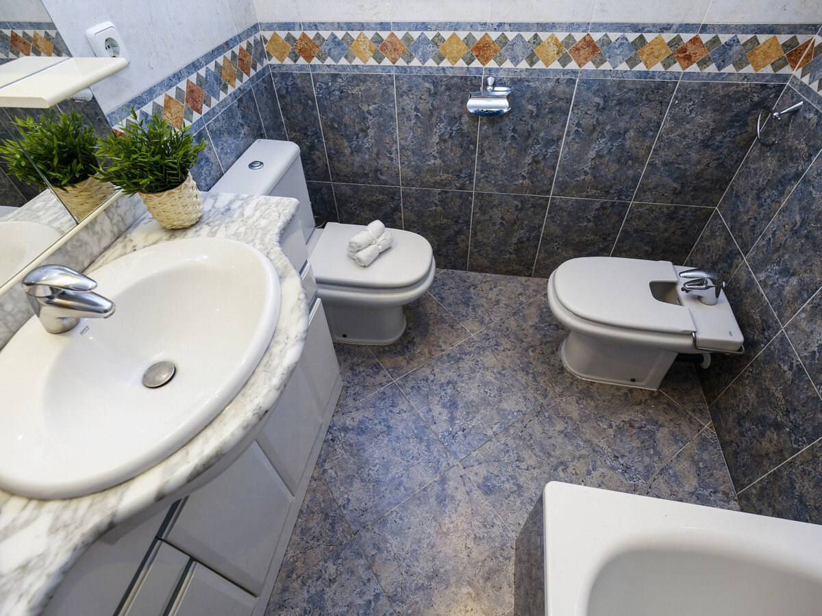 Appartement 8 pers., 3 ch. centre Salou près plage - Photo 24