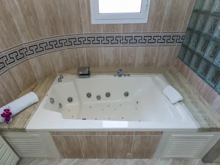 Villa spacieuse, piscine privée et climatisation - Photo 17