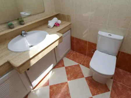 Villa spacieuse, piscine privée et climatisation - Photo 28
