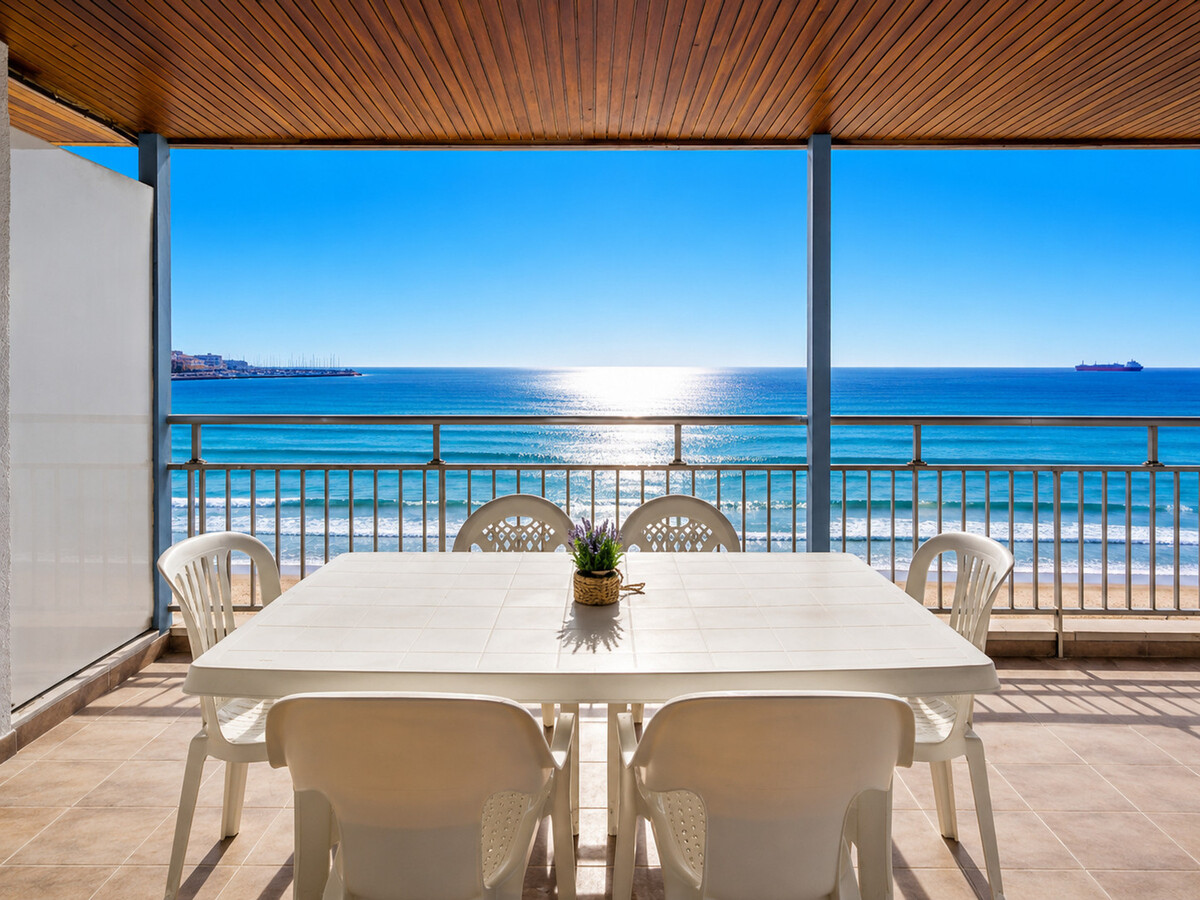 Appartement 6 pers. vue mer, 1ère ligne plage La Pineda - Photo 1