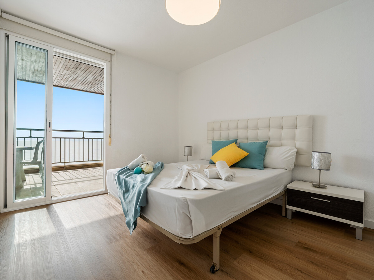Appartement 6 pers. vue mer, 1ère ligne plage La Pineda - Photo 12