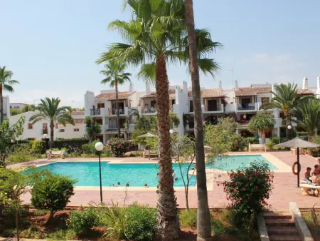 Location appartement à Denia, Appartement à Denia: Plage proche, 2 chambres, climatisation, piscine collective