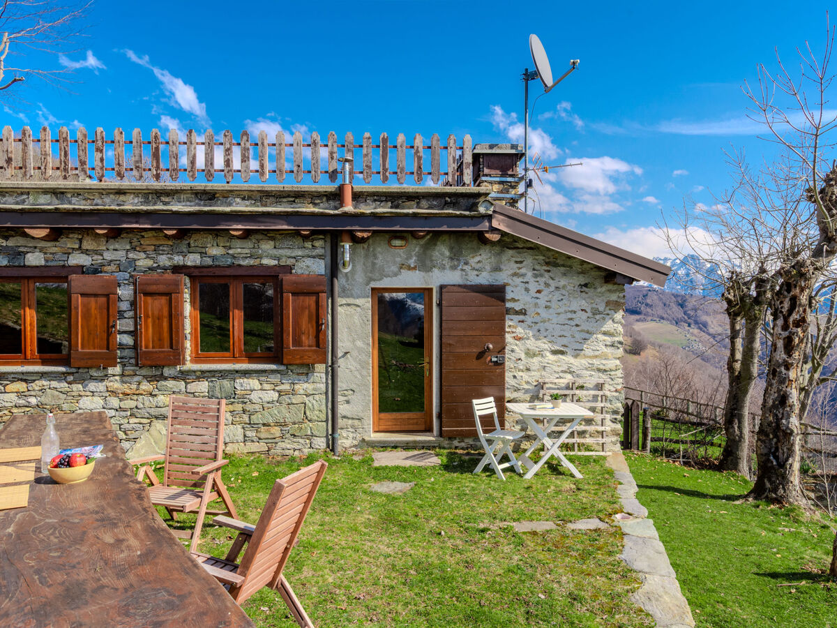 Baita Santina, maison rustique avec vue panoramique lac - Photo 4