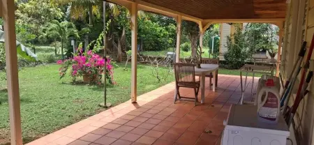 Location maison à La Trinité, Charmante maison avec jardin à La Trinité