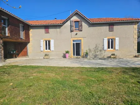 Location maison à Cardeilhac, Maison à Cardeilhac avec vue sur la montagne