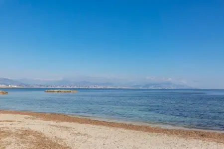 Appartement en bord de mer – Plage de la Salis, Maison de vacances en bord de mer à Antibes - Photo 13
