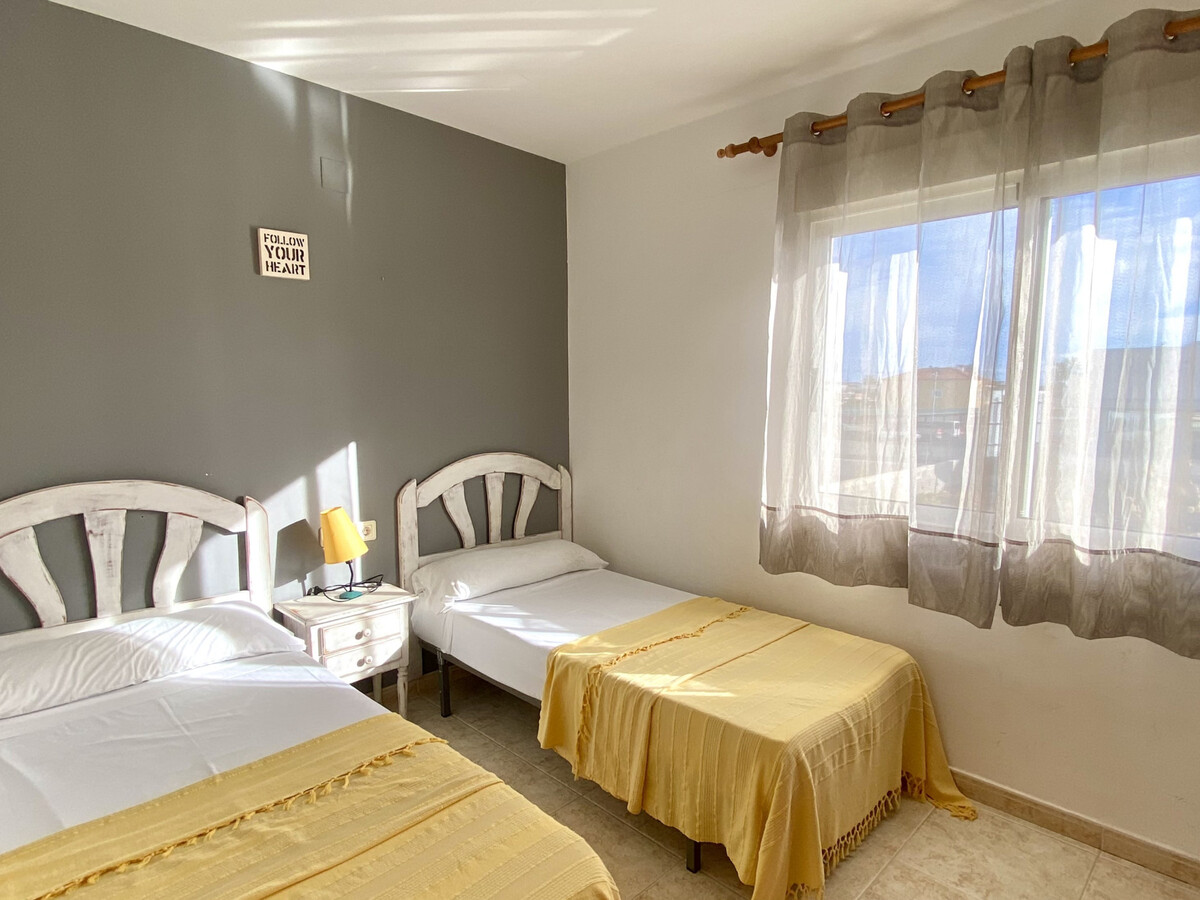 Bungalow 2 chambres à Denia, 200 m de la plage - Photo 2