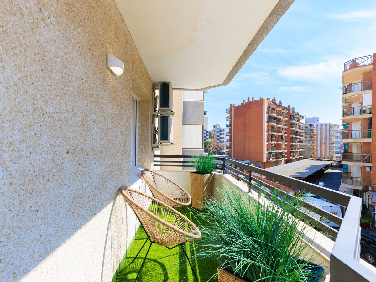 Appartement 6 pers. rénové près plage La Pineda - Photo 9