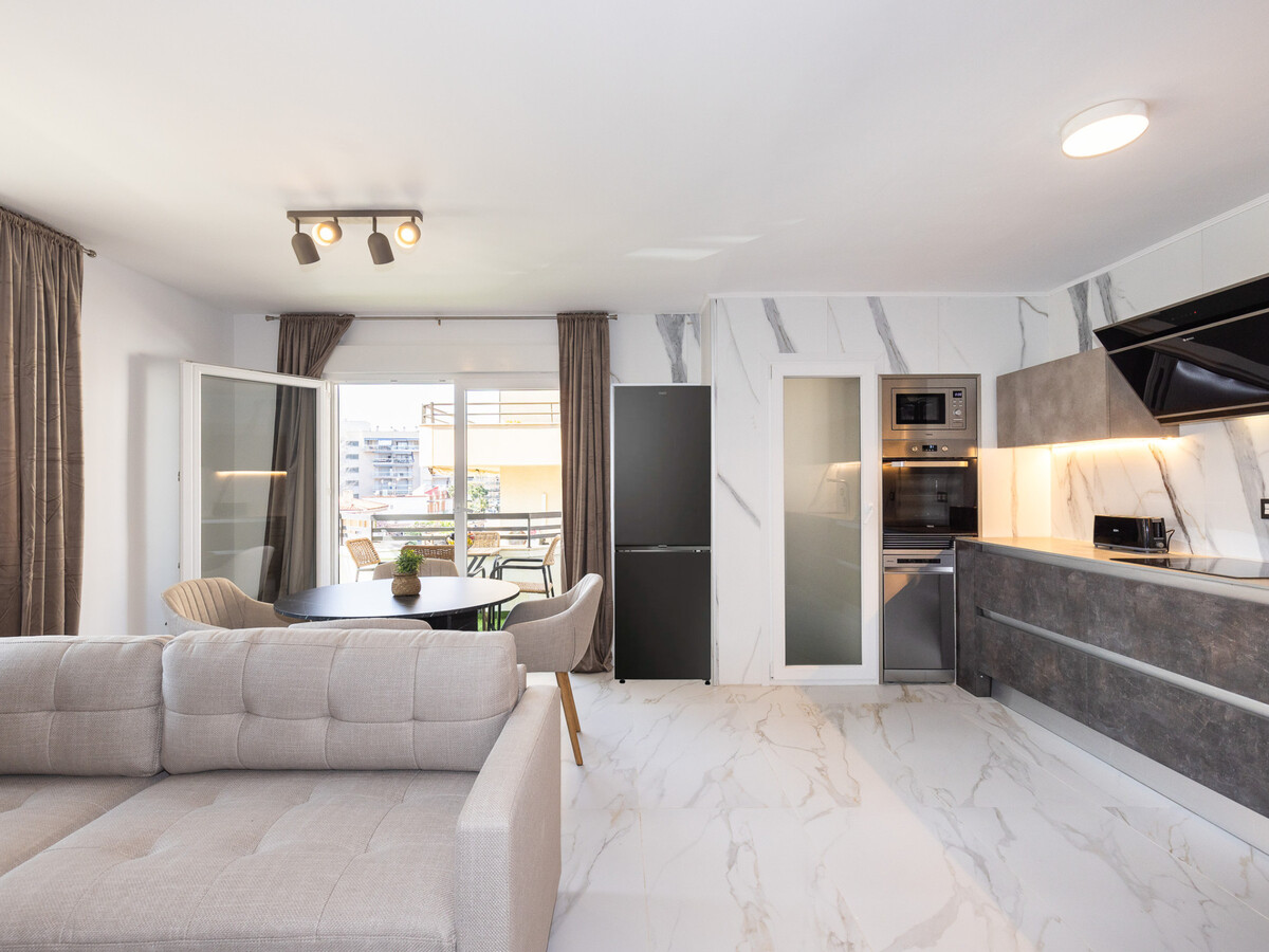 Appartement 6 pers. rénové près plage La Pineda - Photo 10