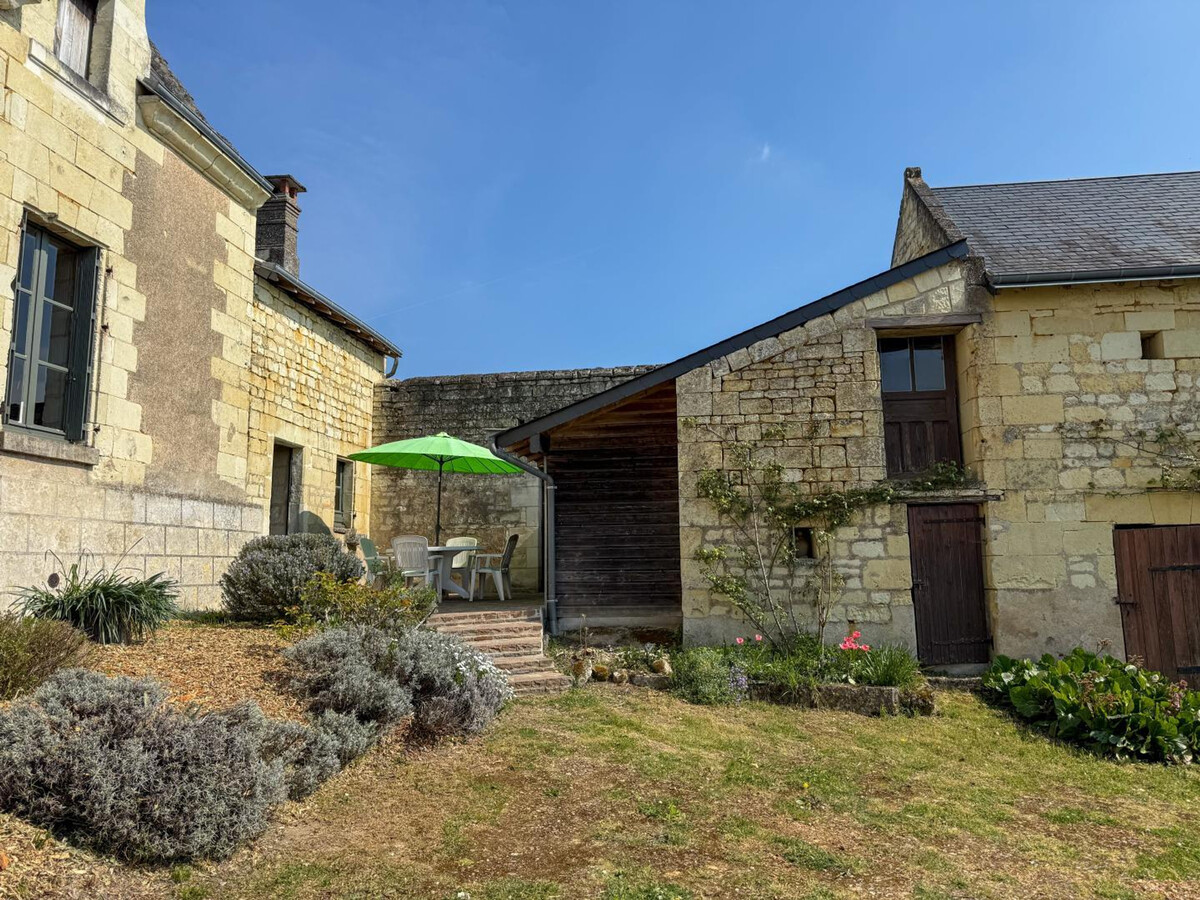 Gîte XVIIe siècle avec jardin clos à Lerné - Photo 2