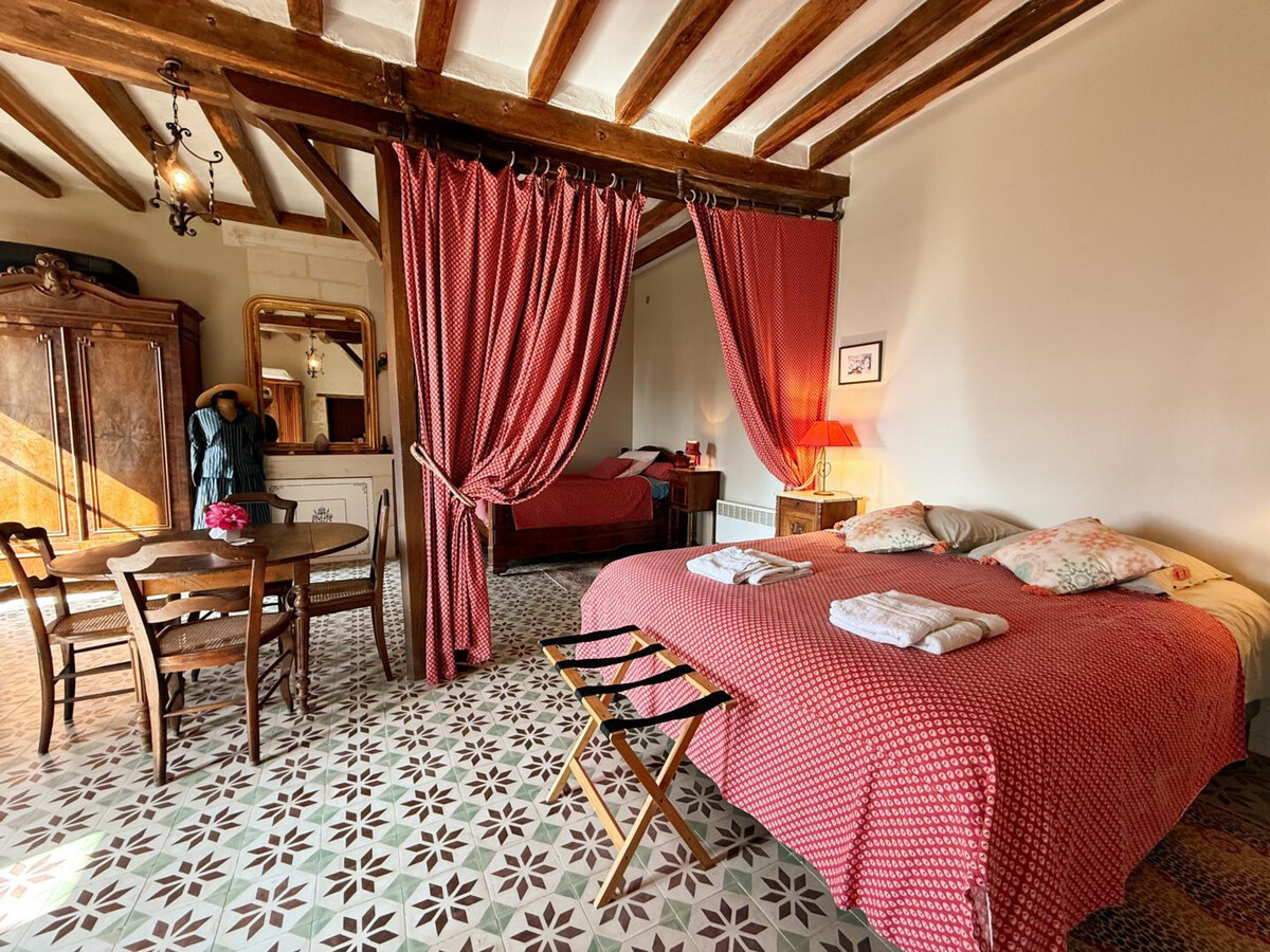 Gîte XVIIe siècle avec jardin clos à Lerné - Photo 4