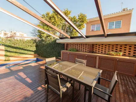Maison Méditerranéenne : 3 chambres, Piscine Privée & Wifi à Pineda de Mar - Photo 3