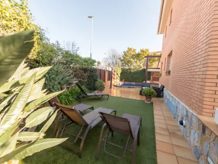 Maison Méditerranéenne : 3 chambres, Piscine Privée & Wifi à Pineda de Mar - Photo 4