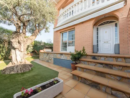 Maison Méditerranéenne : 3 chambres, Piscine Privée & Wifi à Pineda de Mar - Photo 5