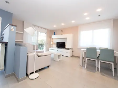 Maison Méditerranéenne : 3 chambres, Piscine Privée & Wifi à Pineda de Mar - Photo 7