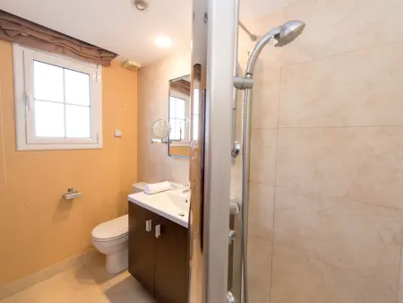 Maison Méditerranéenne : 3 chambres, Piscine Privée & Wifi à Pineda de Mar - Photo 17