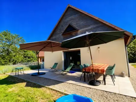 Location maison à Lacapelle Marival, Maison dans un parc de vacances avec piscine