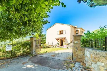 Location appartement à Le Bar sur loup, Noelie, rez de jardin 6 personnes
