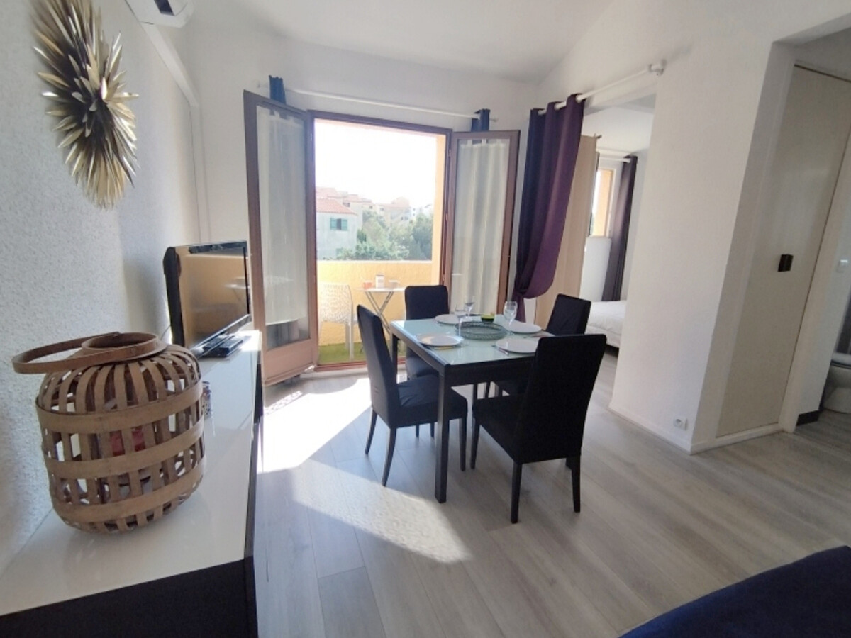 T2 rénové vue mer avec balcon, St-Pierre-La-Mer - Photo 2