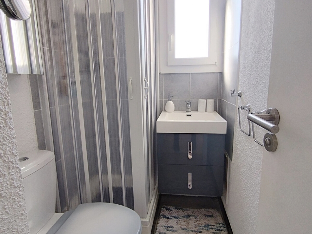 T2 rénové vue mer avec balcon, St-Pierre-La-Mer - Photo 12
