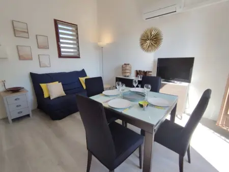 Location appartement à Fleury Saint Pierre la Mer, Appartement climatisé avec parking, 4 pers., St-Pierre-La-Mer