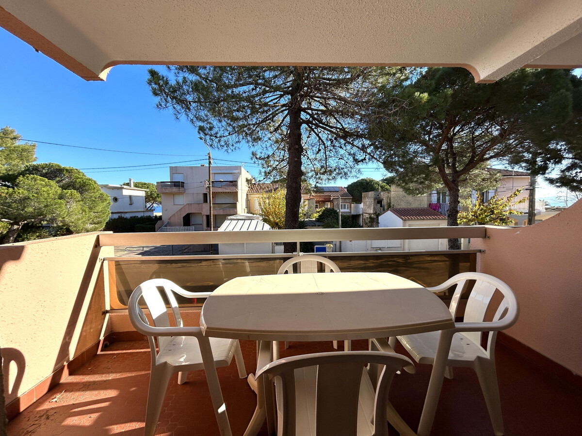 Appartement 1er étage à 60m de la plage, parking privé - Photo 1