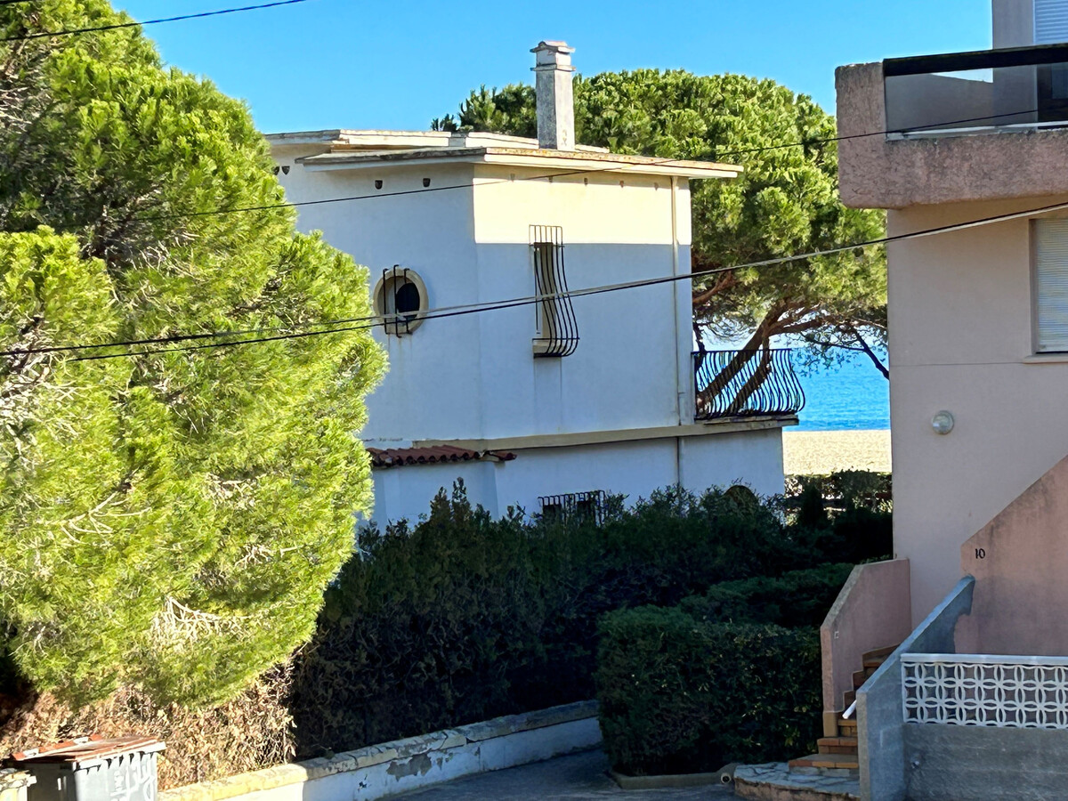 Appartement 1er étage à 60m de la plage, parking privé - Photo 5