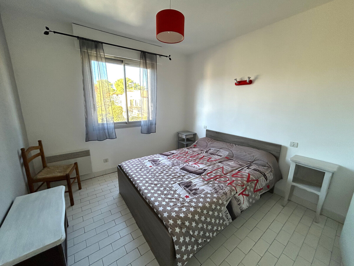 Appartement 1er étage à 60m de la plage, parking privé - Photo 6