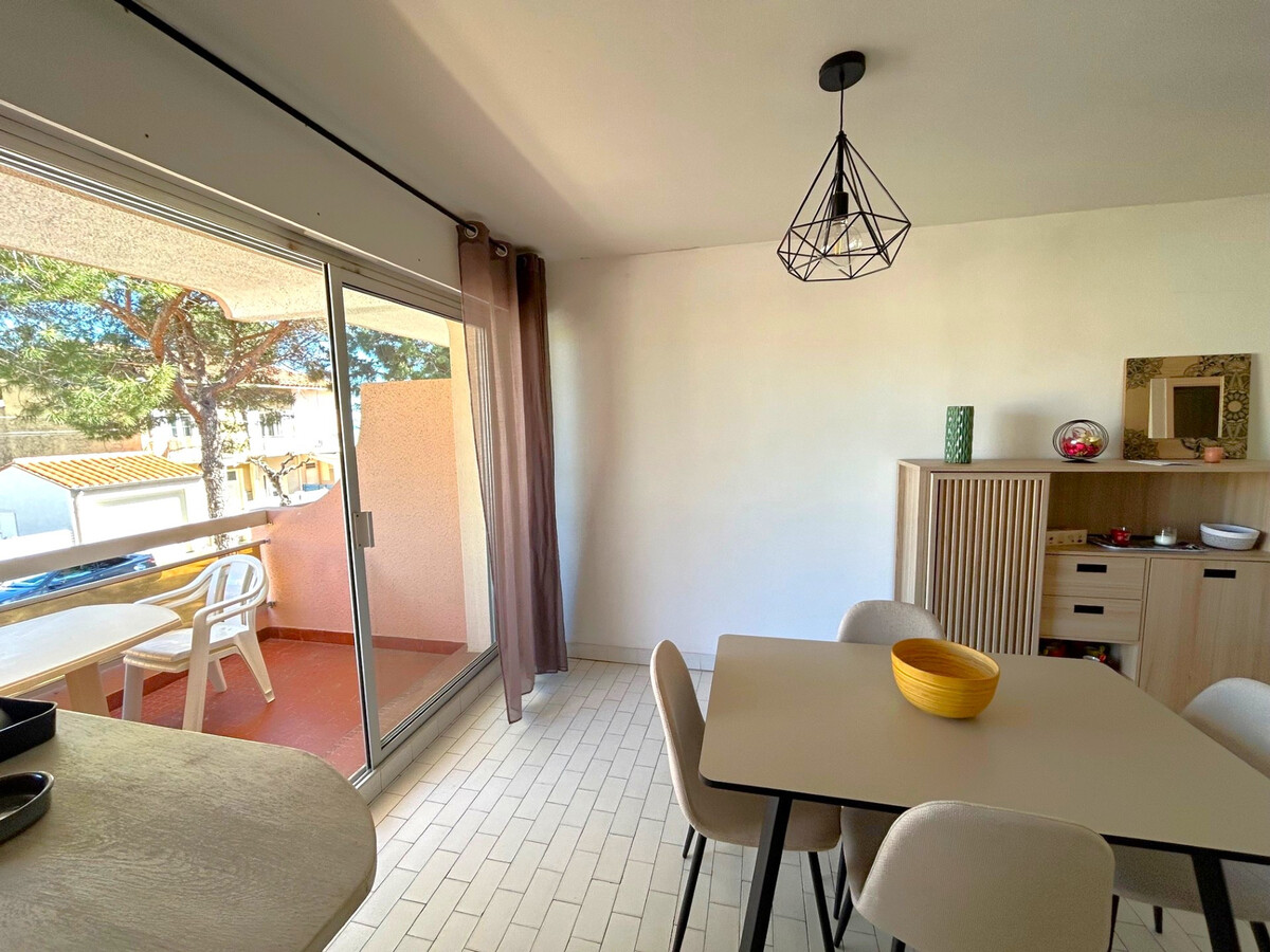 Appartement 1er étage à 60m de la plage, parking privé - Photo 14