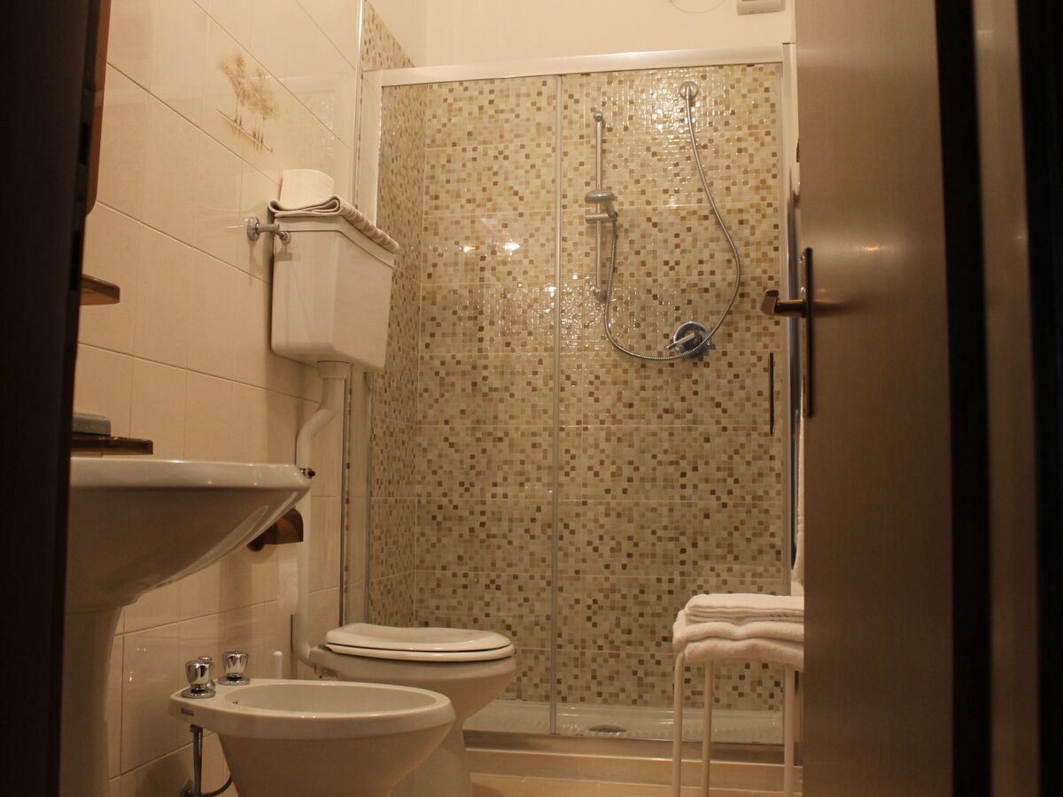 Appartement 2 chambres vue lac et plage privée - Photo 13