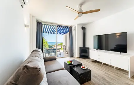 Faro's Beachfront House, Location Maison 4 personnes à Mijas - Photo 2