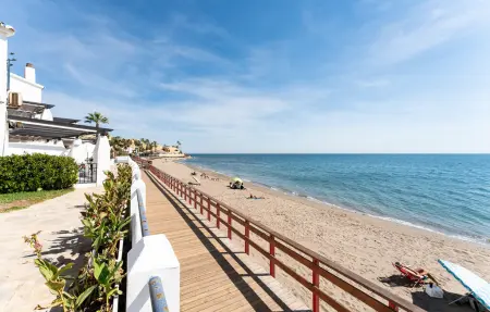 Faro's Beachfront House, Location Maison 4 personnes à Mijas - Photo 8
