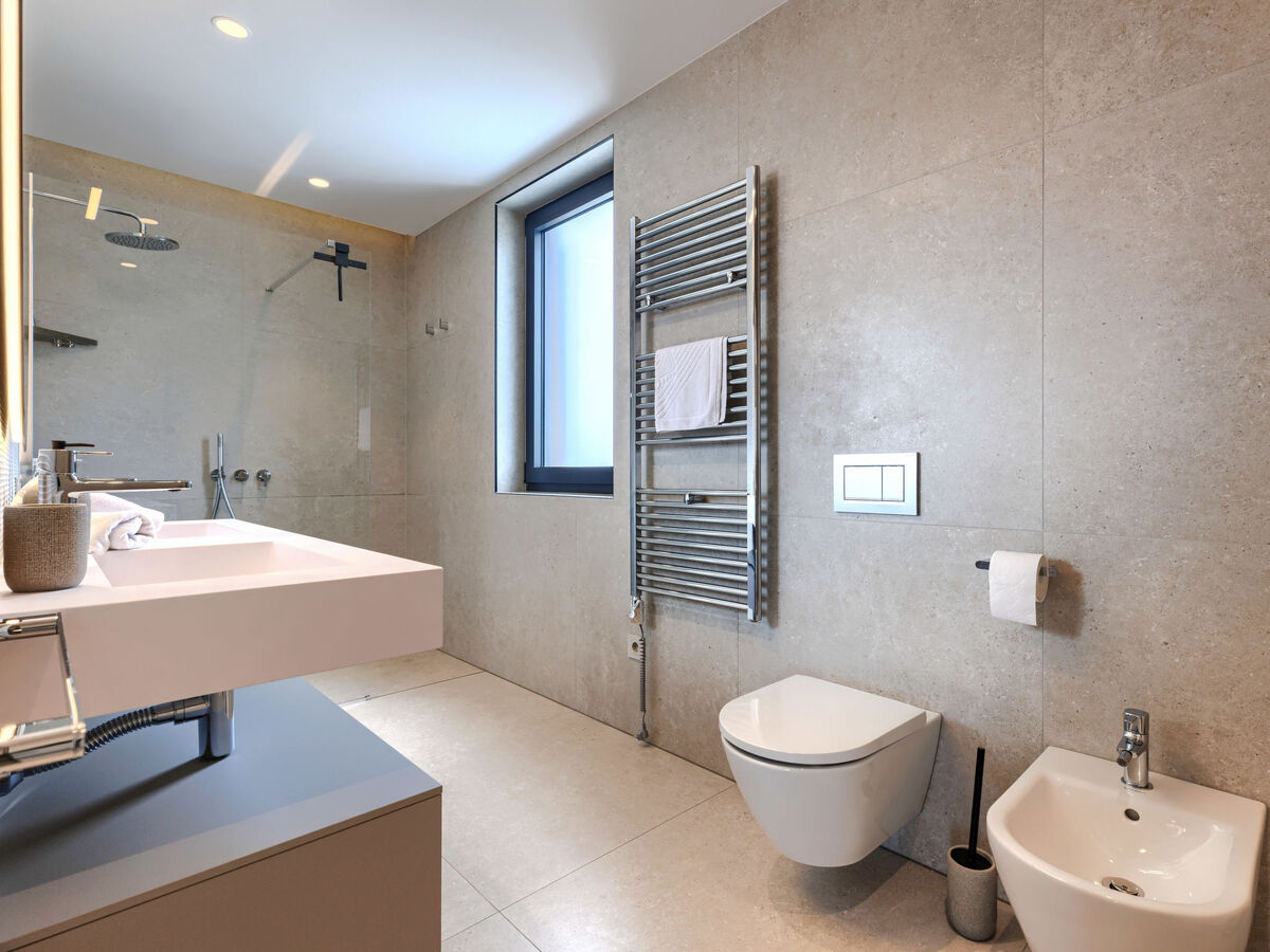 Villa Sola – 5 chambres, piscine privée à Tinjan - Photo 17