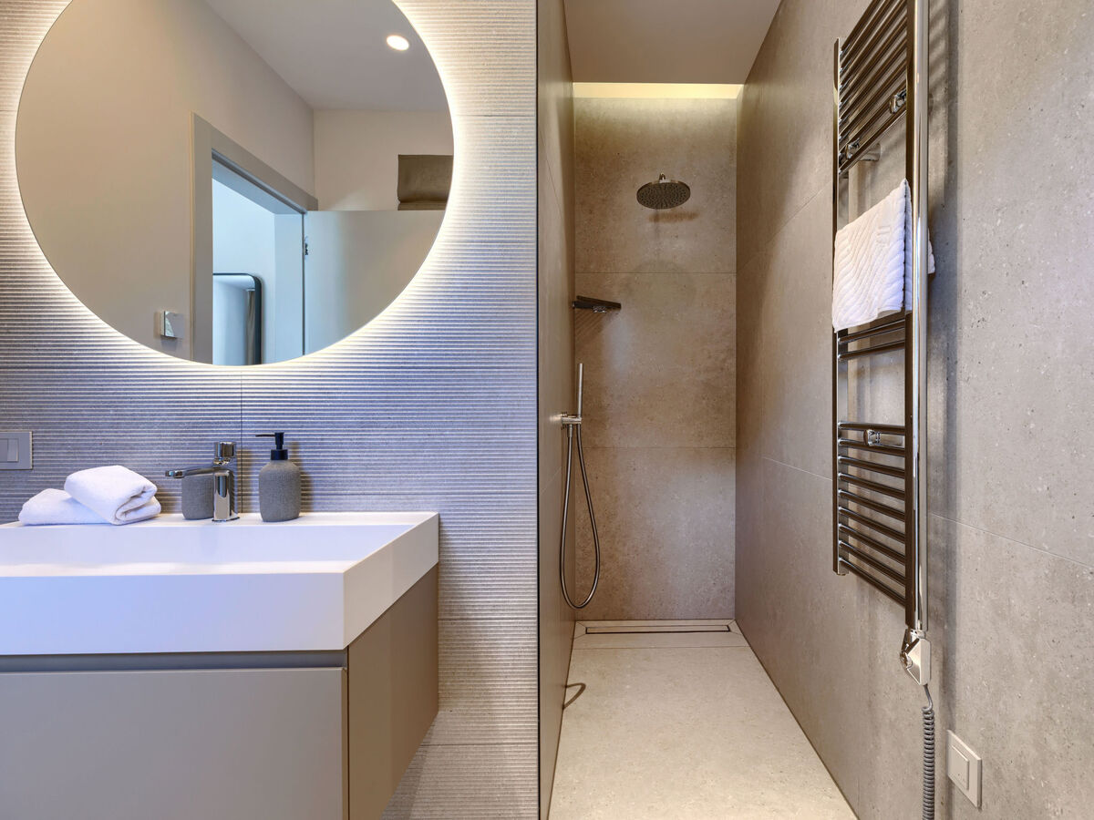 Villa Sola – 5 chambres, piscine privée à Tinjan - Photo 29