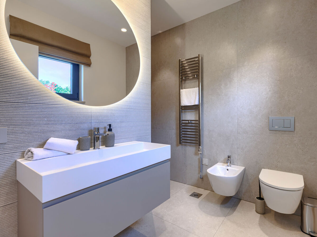 Villa Sola – 5 chambres, piscine privée à Tinjan - Photo 31