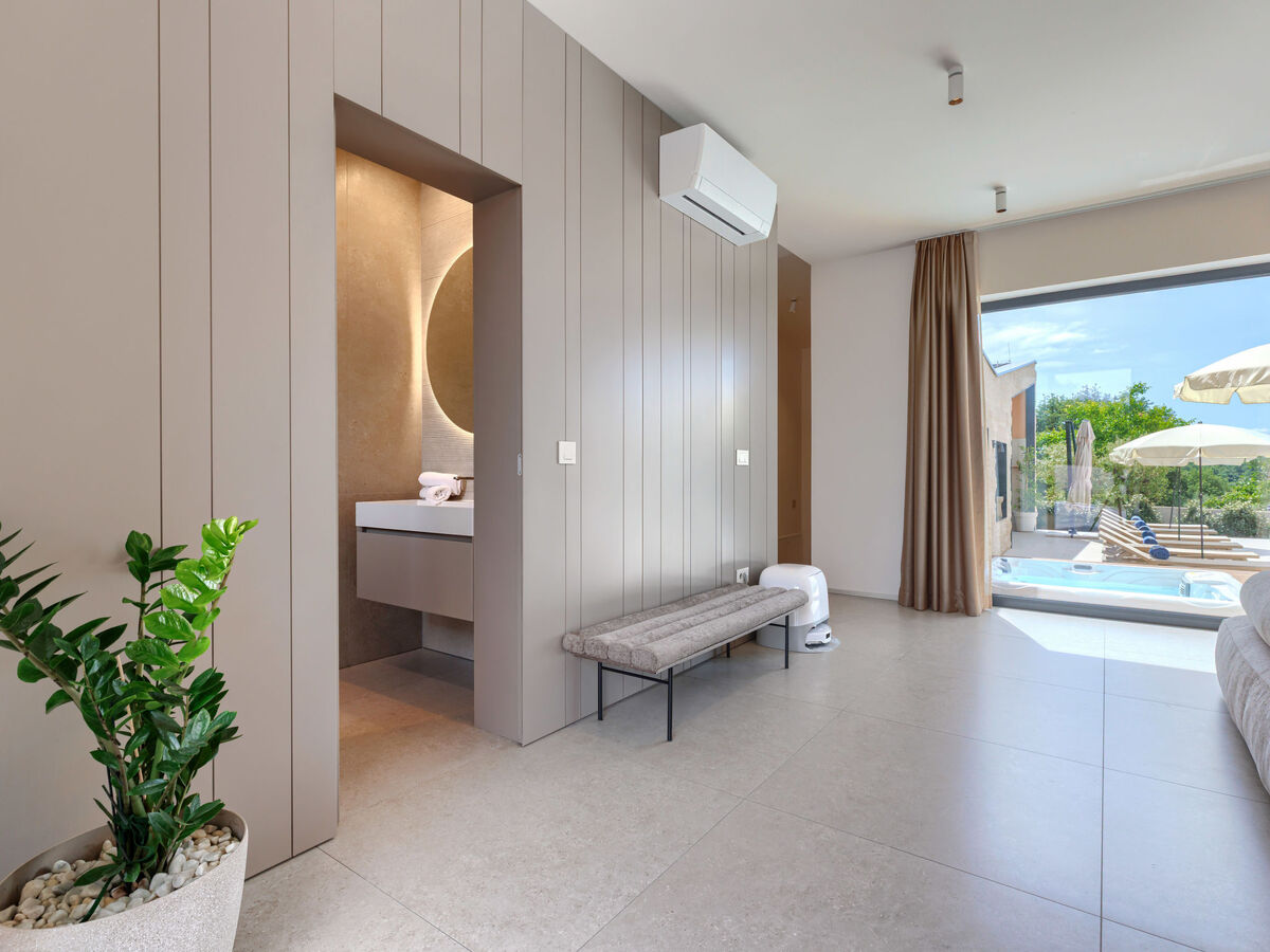 Villa Sola – 5 chambres, piscine privée à Tinjan - Photo 58