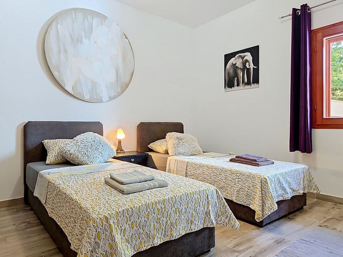 Maison Lino avec piscine privée à Dugopolje - Photo 15