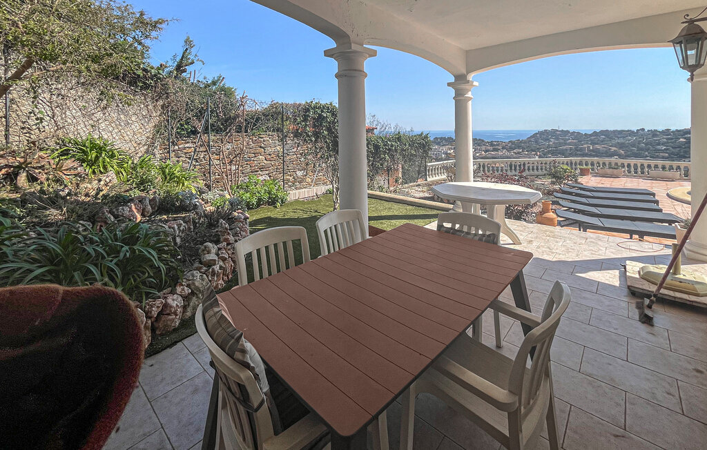 Villa avec piscine et vue mer à Cavalaire - Photo 8
