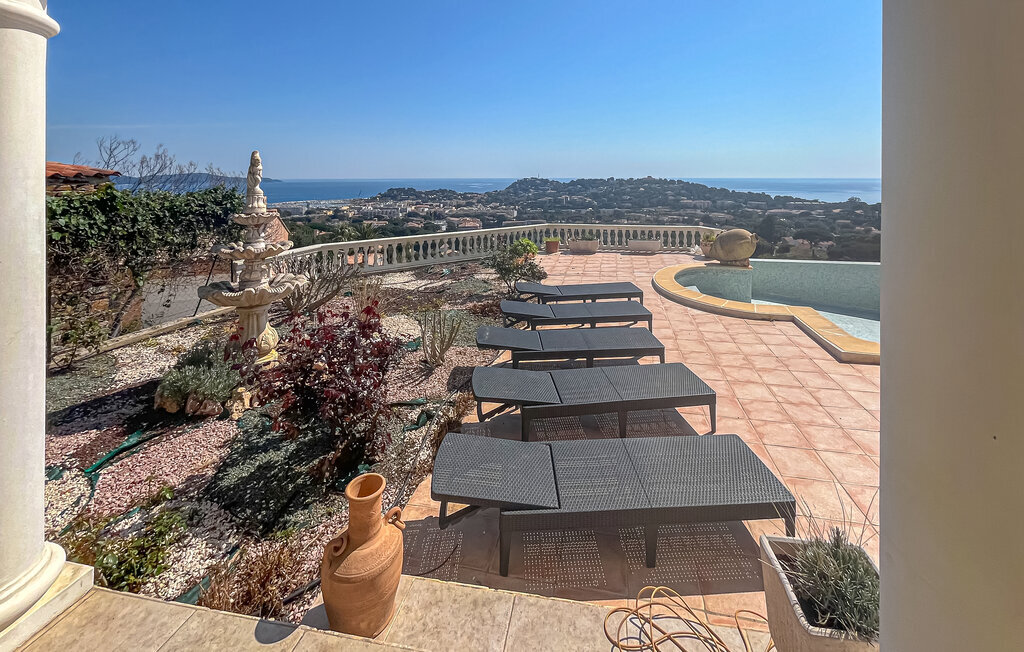 Villa avec piscine et vue mer à Cavalaire - Photo 9