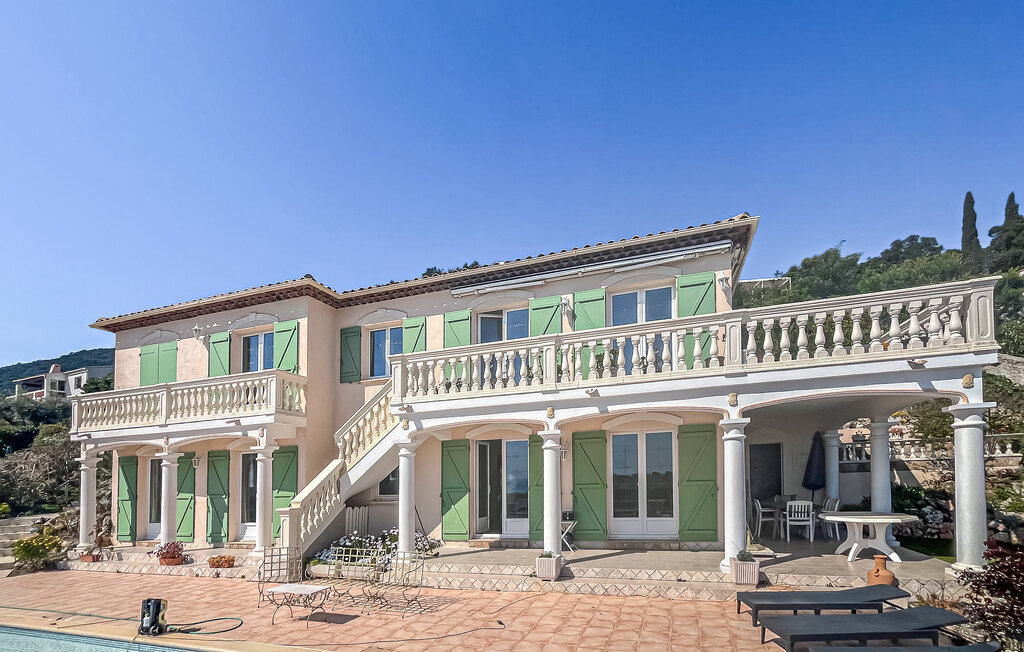 Villa avec piscine et vue mer à Cavalaire - Photo 13