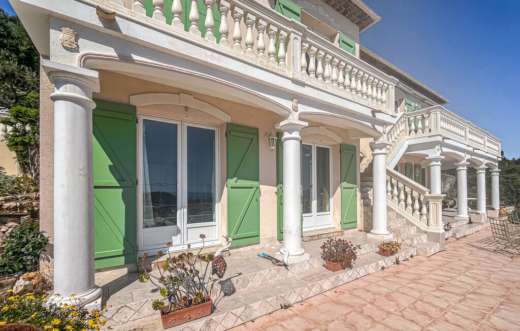 Villa avec piscine et vue mer à Cavalaire - Photo 14