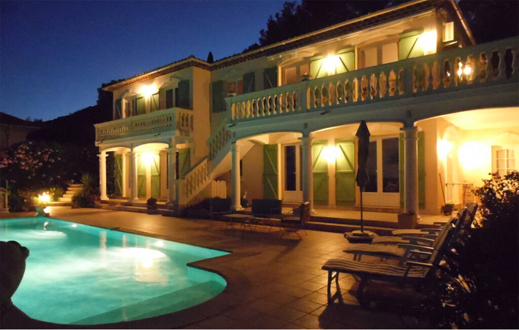 Villa avec piscine et vue mer à Cavalaire - Photo 15