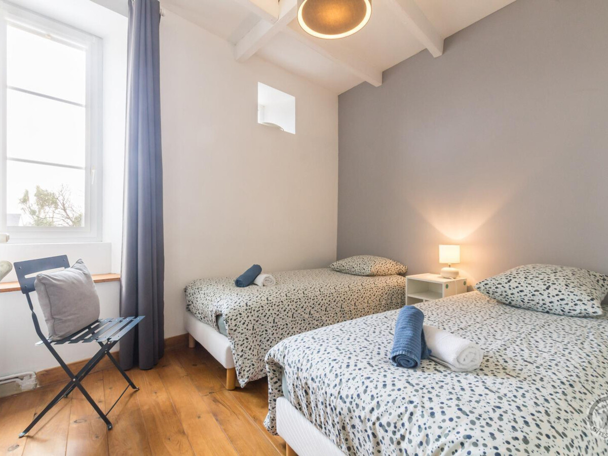 Maison mitoyenne 3 niveaux, jardin clos - Barfleur - Photo 16