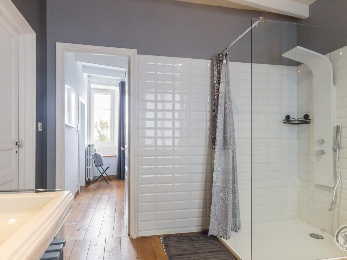 Maison mitoyenne 3 niveaux, jardin clos - Barfleur - Photo 18