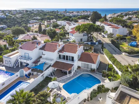 Maison 4 chambres, piscine chauffée - Carvoeiro - Photo 1