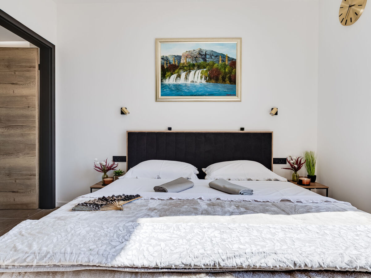 Villa Nikoleta avec piscine privée à Tribunj - Photo 32
